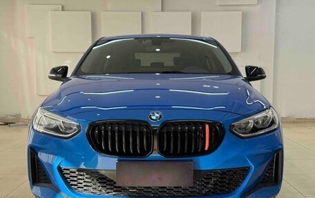 BMW 1 серия, 2022 год, 1 660 000 рублей, 2 фотография