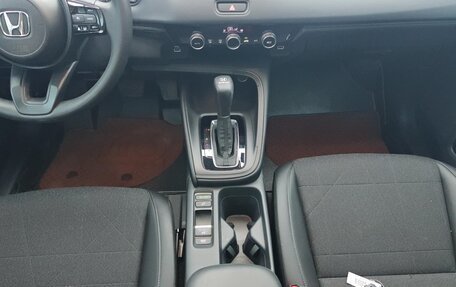 Honda Vezel, 2024 год, 2 660 000 рублей, 12 фотография