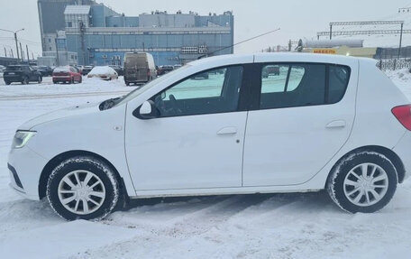 Renault Sandero II рестайлинг, 2021 год, 800 000 рублей, 3 фотография