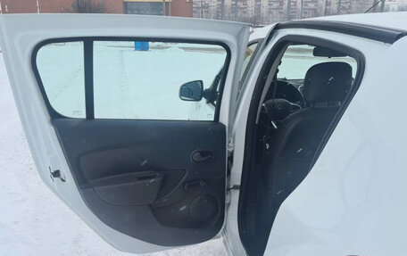 Renault Sandero II рестайлинг, 2021 год, 800 000 рублей, 11 фотография