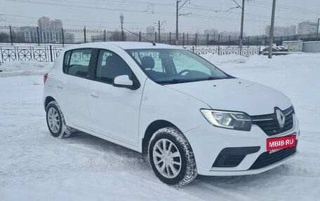 Renault Sandero II рестайлинг, 2021 год, 800 000 рублей, 2 фотография