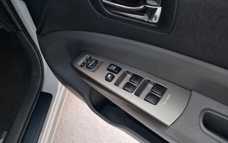 Toyota Prius, 2011 год, 1 100 000 рублей, 12 фотография