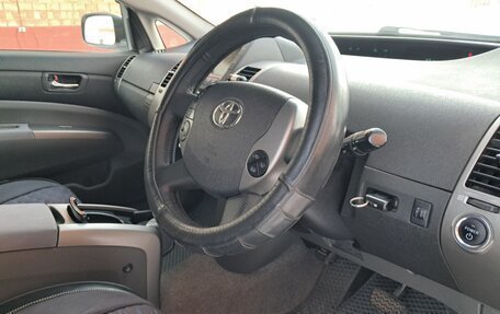 Toyota Prius, 2011 год, 1 100 000 рублей, 10 фотография