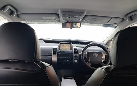 Toyota Prius, 2011 год, 1 100 000 рублей, 13 фотография