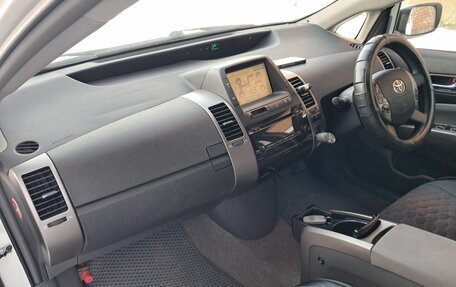 Toyota Prius, 2011 год, 1 100 000 рублей, 15 фотография