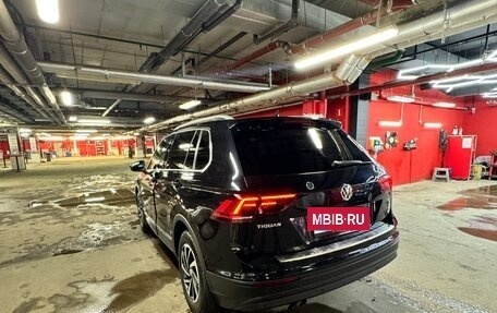 Volkswagen Tiguan II, 2018 год, 2 250 000 рублей, 3 фотография