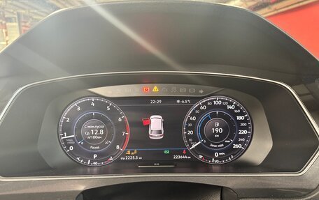 Volkswagen Tiguan II, 2018 год, 2 250 000 рублей, 11 фотография