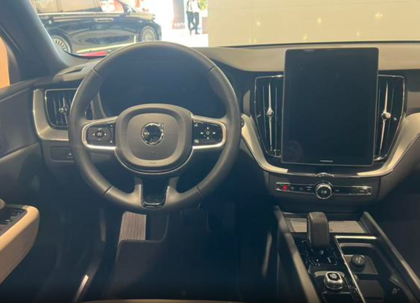 Volvo XC60 II, 2025 год, 5 300 000 рублей, 11 фотография