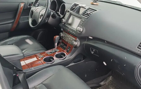 Toyota Highlander III, 2011 год, 1 920 000 рублей, 14 фотография