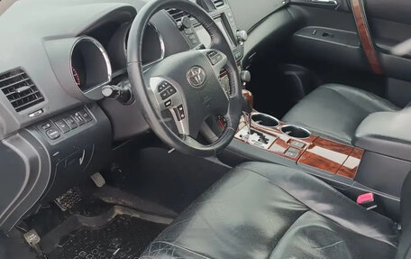 Toyota Highlander III, 2011 год, 1 920 000 рублей, 16 фотография