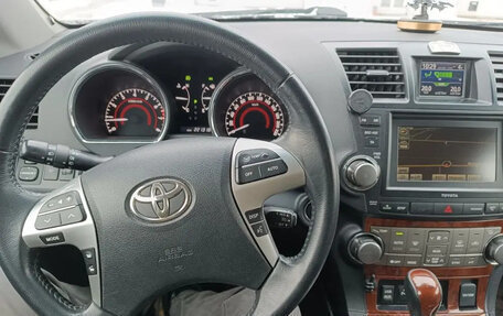 Toyota Highlander III, 2011 год, 1 920 000 рублей, 8 фотография