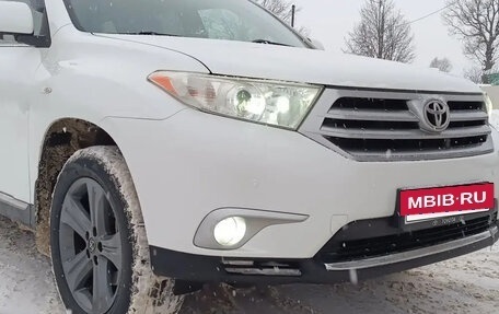 Toyota Highlander III, 2011 год, 1 920 000 рублей, 13 фотография