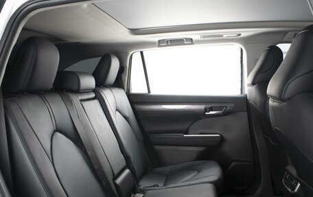 Toyota Highlander, 2025 год, 6 000 000 рублей, 6 фотография