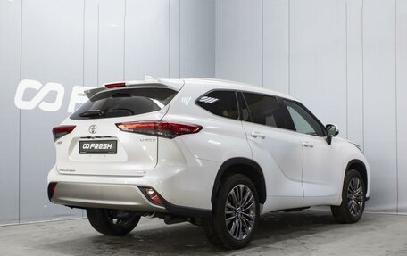 Toyota Highlander, 2025 год, 6 000 000 рублей, 2 фотография