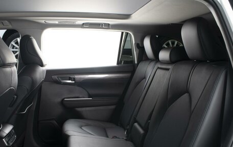 Toyota Highlander, 2025 год, 6 000 000 рублей, 9 фотография