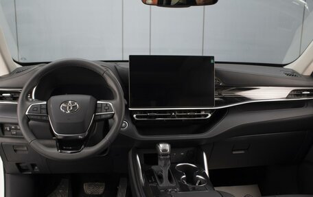 Toyota Highlander, 2025 год, 6 000 000 рублей, 5 фотография