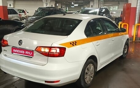 Volkswagen Jetta VI, 2015 год, 450 000 рублей, 4 фотография