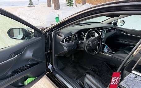 Toyota Camry, 2019 год, 3 000 000 рублей, 2 фотография