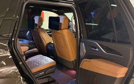 Cadillac Escalade V, 2021 год, 10 900 000 рублей, 28 фотография
