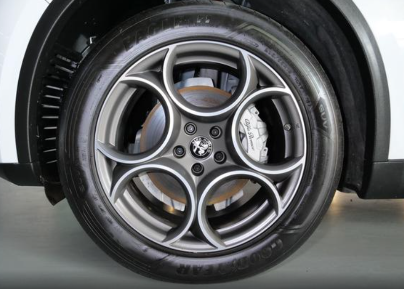 Alfa Romeo Stelvio, 2023 год, 5 550 000 рублей, 16 фотография