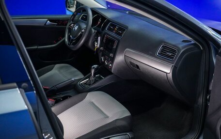 Volkswagen Jetta VI, 2017 год, 1 380 000 рублей, 13 фотография