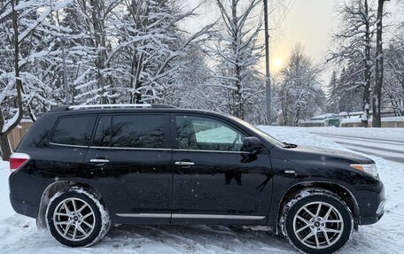 Toyota Highlander III, 2011 год, 1 700 000 рублей, 3 фотография