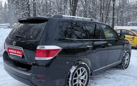 Toyota Highlander III, 2011 год, 1 700 000 рублей, 4 фотография