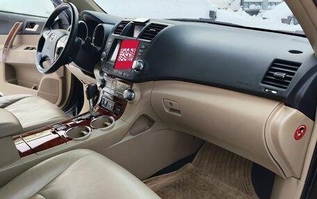 Toyota Highlander III, 2011 год, 1 700 000 рублей, 24 фотография