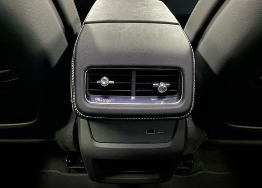 Cadillac XT5 I рестайлинг, 2025 год, 6 200 000 рублей, 18 фотография