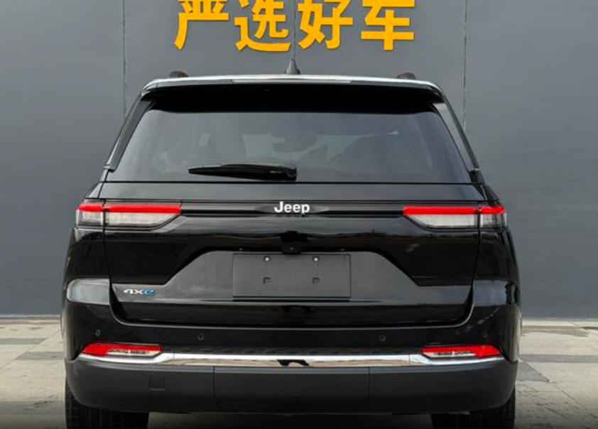 Jeep Grand Cherokee WK2 рестайлинг, 2024 год, 6 580 000 рублей, 8 фотография