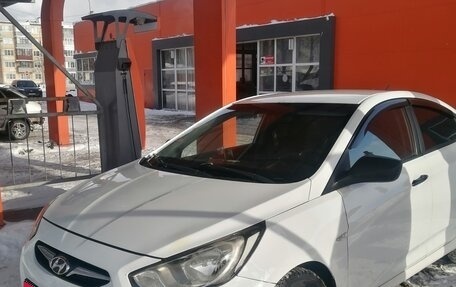 Hyundai Solaris II рестайлинг, 2012 год, 550 000 рублей, 1 фотография