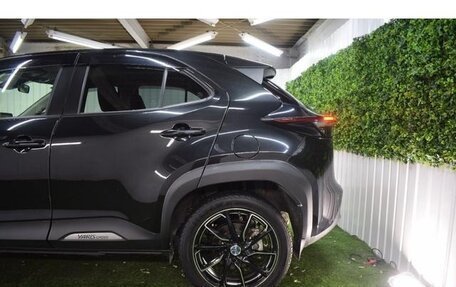 Toyota Yaris Cross, 2022 год, 1 639 000 рублей, 2 фотография