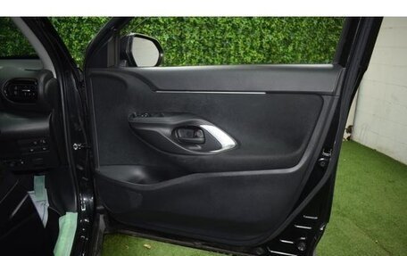 Toyota Yaris Cross, 2022 год, 1 639 000 рублей, 12 фотография