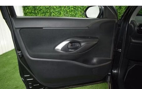 Toyota Yaris Cross, 2022 год, 1 639 000 рублей, 13 фотография