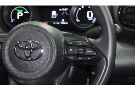 Toyota Yaris Cross, 2022 год, 1 639 000 рублей, 23 фотография