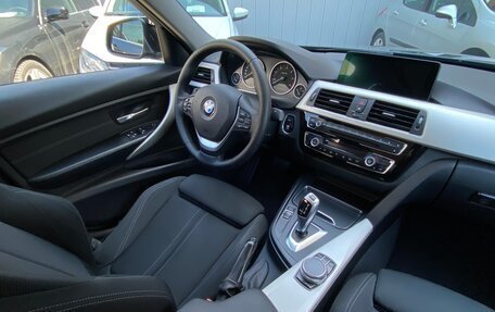 BMW 3 серия, 2017 год, 2 700 000 рублей, 32 фотография