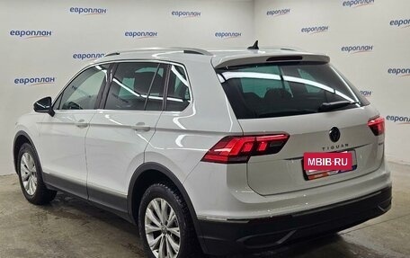 Volkswagen Tiguan II, 2021 год, 3 520 000 рублей, 4 фотография