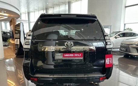 Toyota Land Cruiser Prado 150 рестайлинг 2, 2021 год, 6 720 000 рублей, 10 фотография