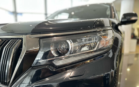 Toyota Land Cruiser Prado 150 рестайлинг 2, 2021 год, 6 720 000 рублей, 21 фотография