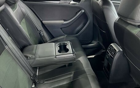 Volkswagen Jetta VI, 2011 год, 920 000 рублей, 15 фотография