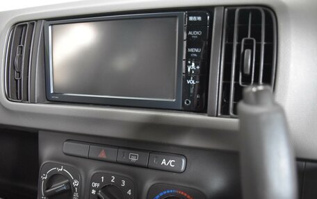 Toyota Passo III, 2015 год, 879 000 рублей, 13 фотография