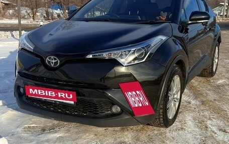 Toyota C-HR I рестайлинг, 2017 год, 1 450 000 рублей, 2 фотография