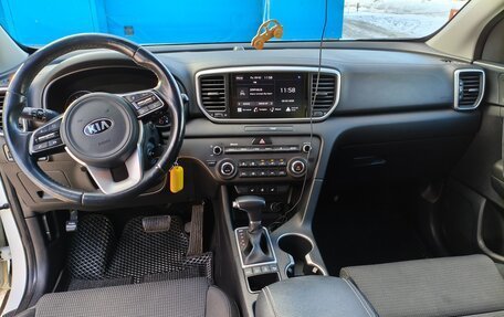 KIA Sportage IV рестайлинг, 2020 год, 2 590 000 рублей, 12 фотография