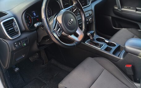 KIA Sportage IV рестайлинг, 2020 год, 2 590 000 рублей, 11 фотография