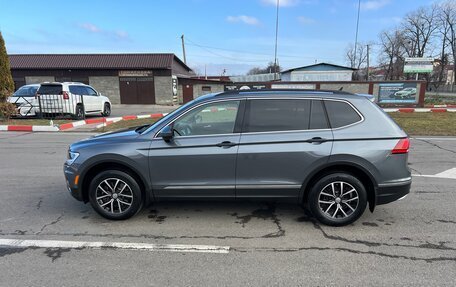 Volkswagen Tiguan II, 2021 год, 3 150 000 рублей, 3 фотография