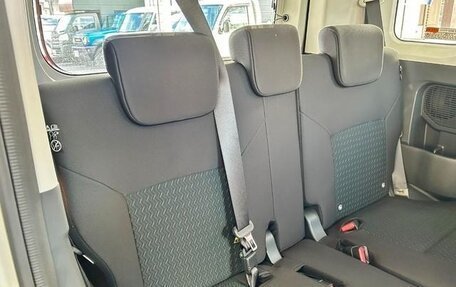 Toyota Roomy I, 2022 год, 983 000 рублей, 21 фотография