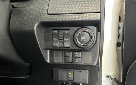 Toyota Roomy I, 2022 год, 983 000 рублей, 30 фотография