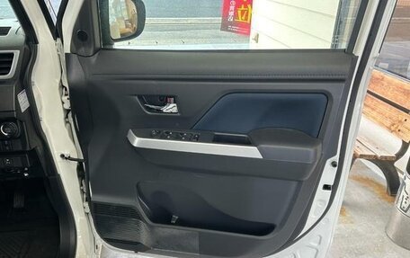 Toyota Roomy I, 2022 год, 983 000 рублей, 31 фотография