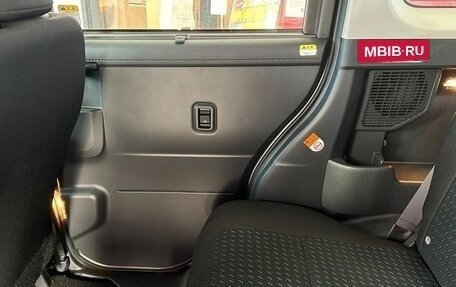 Toyota Roomy I, 2022 год, 983 000 рублей, 32 фотография