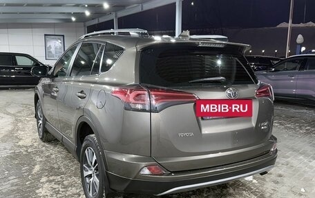 Toyota RAV4, 2017 год, 2 349 000 рублей, 3 фотография